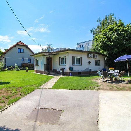 Holiday Home Bungalow Leopoldau By Interhome Виена Екстериор снимка
