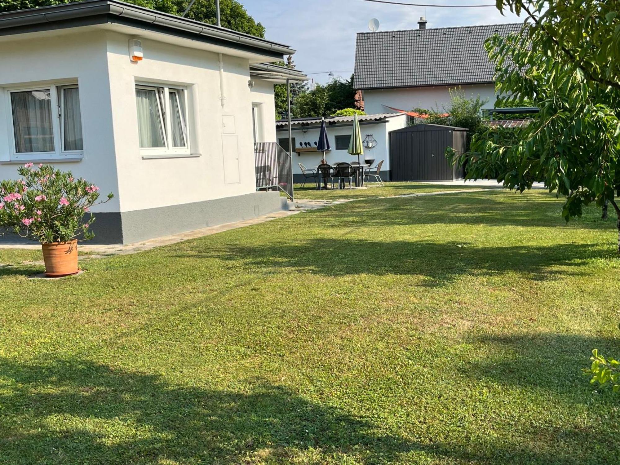 Holiday Home Bungalow Leopoldau By Interhome Виена Екстериор снимка